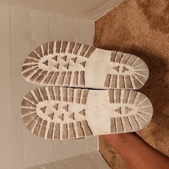 Gucci Men's Slides - Picture 9 of 16